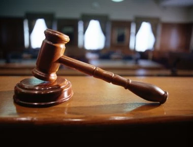 Πάτρα: Στο Εφετείο ο πατριός που βίαζε τη θετή κόρη του